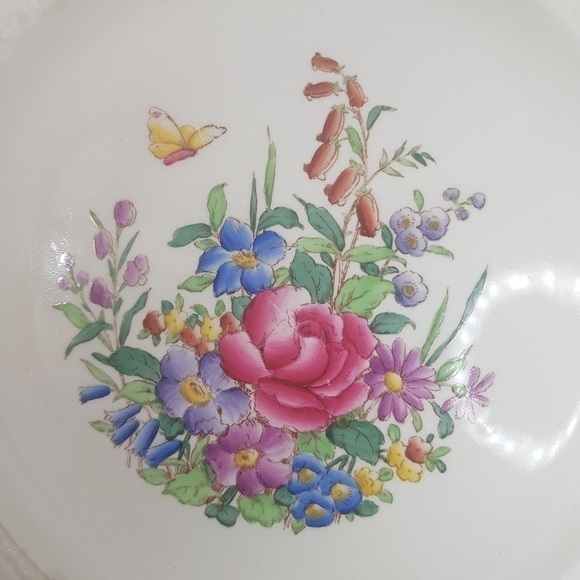 Vintage Wedgwood Wellesley Tintern pattern 11" dinner plate. - Picture 2 of 8